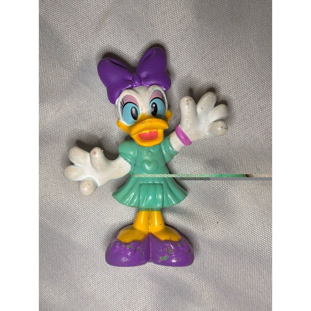 2011 Disney Mattel (X5200) Small Sitting Daisy Duck Plastic Collectible Toy
